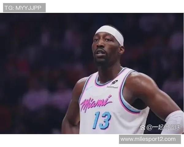 阿德巴约力挺希罗强调球队团结反对外界指责与抨击