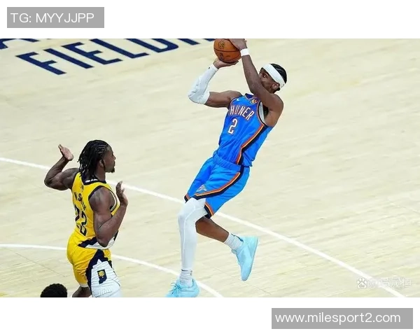 杰伦布朗带领球队逆转胜利关键第三节独得15分助力取胜