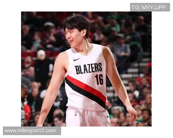 双塔组合难敌火箭篮板优势杨瀚森与罗威的挑战与反思